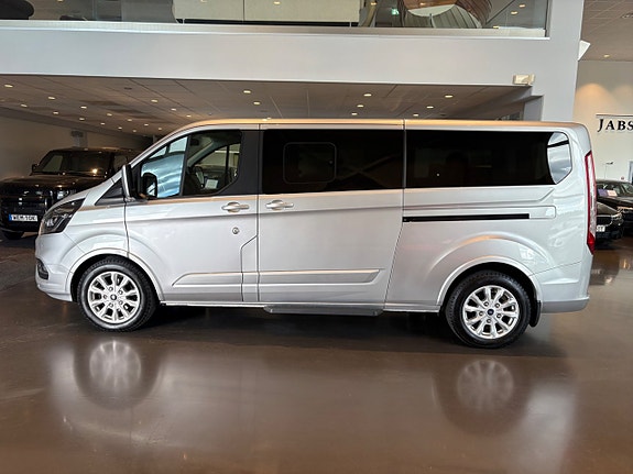 Ford Custom Tourneo 2 of 12