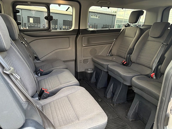 Ford Custom Tourneo 7 of 12