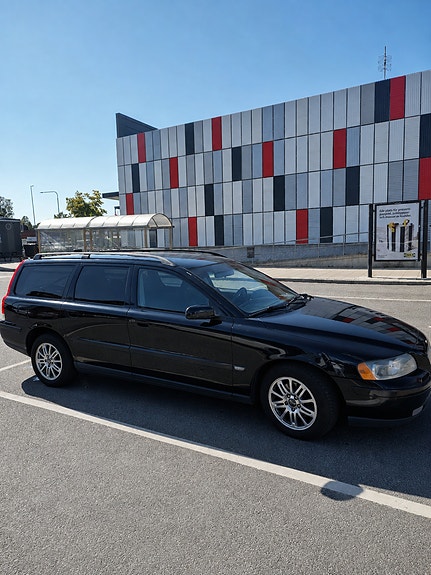 Volvo V70 3 of 10