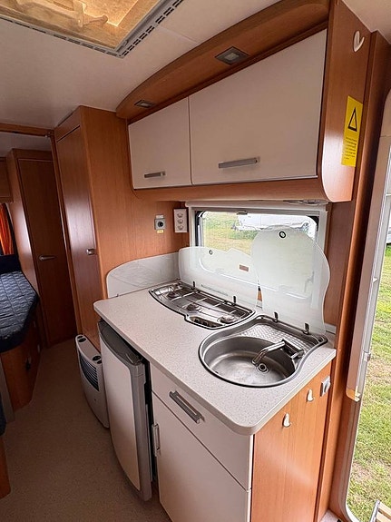 KNAUS  H 520 EIFELLAND. Vån-säng/Golvvärme/Tält. 2008 3 of 11