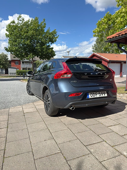 Volvo V40 3 of 7