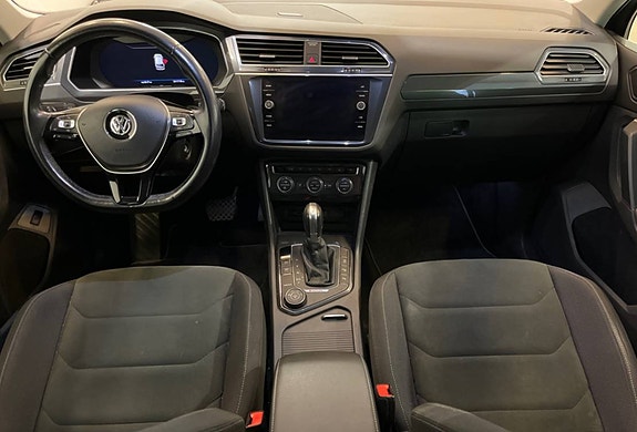 Volkswagen Tiguan 3 of 16