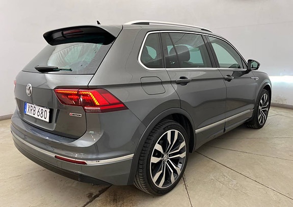 Volkswagen Tiguan 2 of 16
