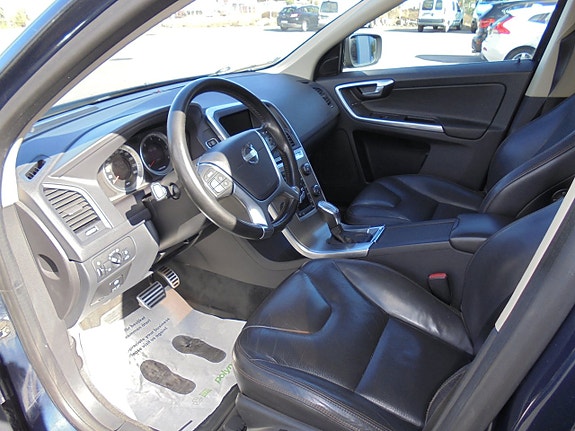 Volvo XC60 13 of 13
