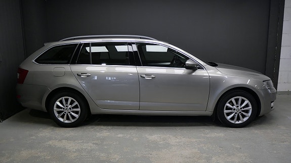 Skoda Octavia 2 of 11