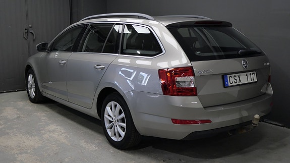 Skoda Octavia 5 of 11