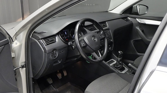 Skoda Octavia 8 of 11