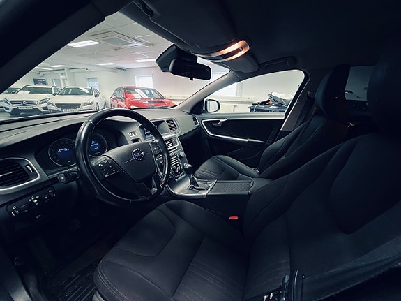 Volvo V60 11 of 21