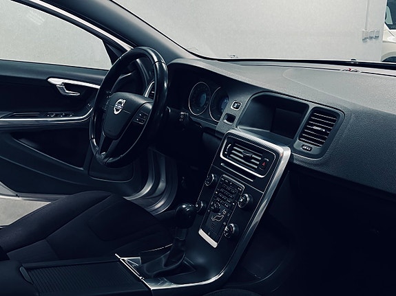Volvo V60 10 of 21