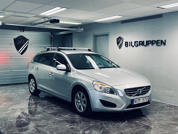 Volvo V60 2 of 21