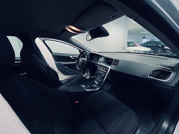 Volvo V60 9 of 21