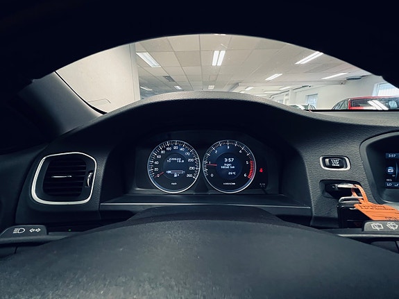 Volvo V60 16 of 21