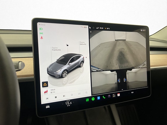 Tesla Model Y 15 of 30