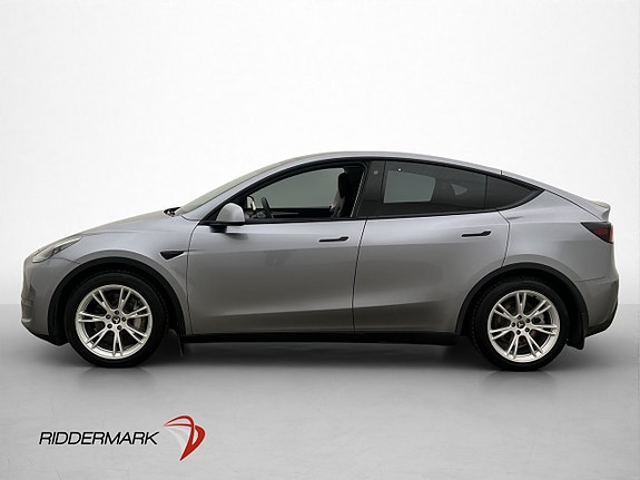 Tesla Model Y 5 of 30