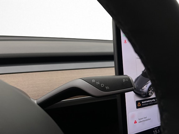 Tesla Model Y 27 of 30