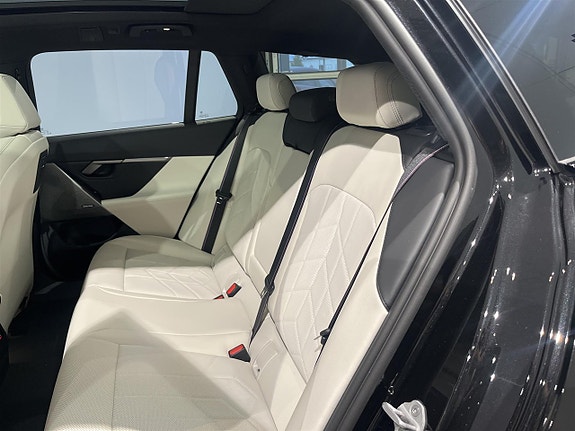 BMW i5 11 of 18