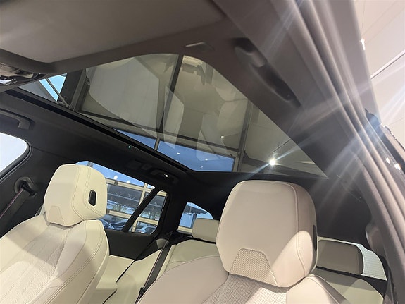 BMW i5 10 of 18