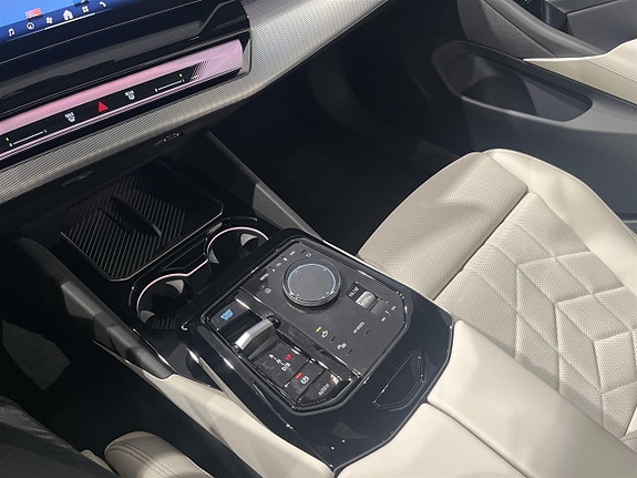 BMW i5 18 of 18