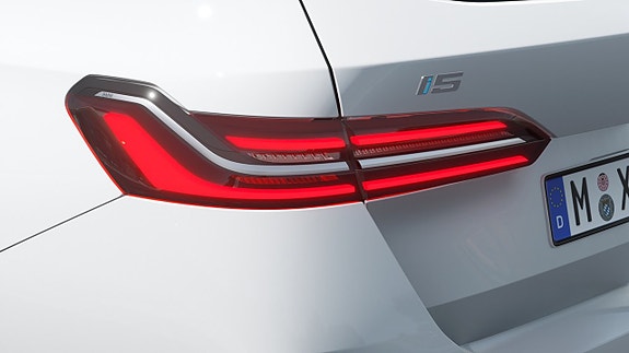 BMW i5 8 of 13