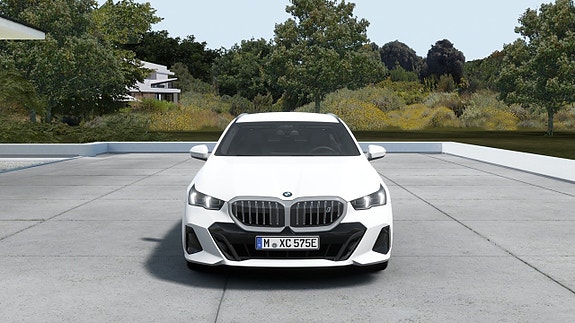 BMW i5 3 of 13