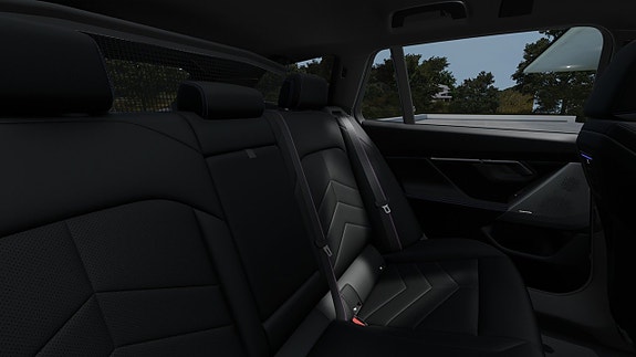 BMW i5 11 of 13