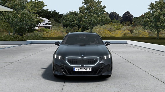 BMW i5 3 of 13