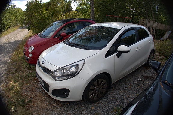 Kia Rio 4 of 7