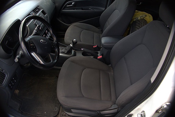 Kia Rio 6 of 7