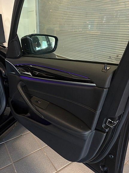 BMW 520d 4 of 6