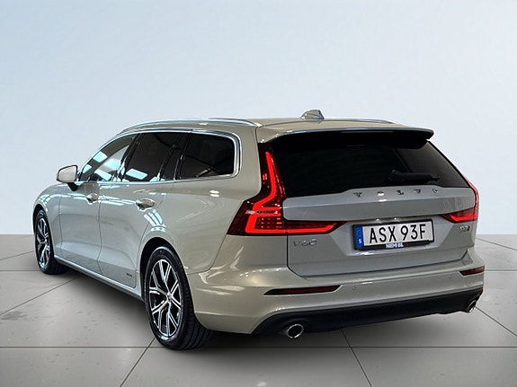 Volvo V60 4 of 20