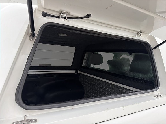 Volkswagen Amarok 12 of 30