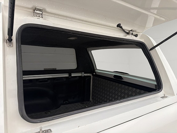 Volkswagen Amarok 13 of 30