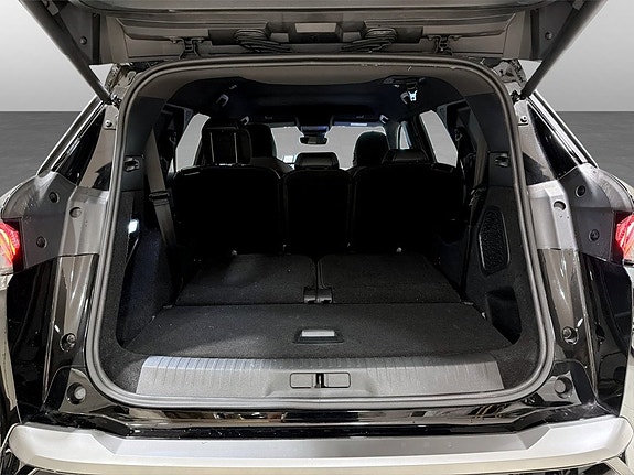 Peugeot e-5008 7 of 14