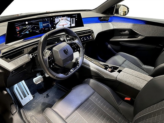 Peugeot e-5008 5 of 14