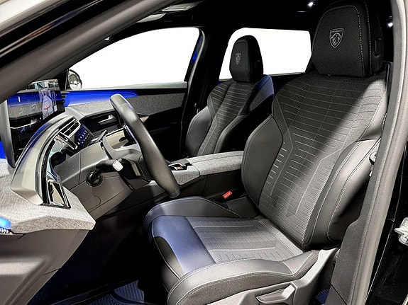 Peugeot e-5008 6 of 14