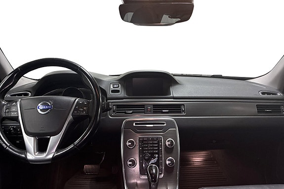 Volvo XC70 12 of 28