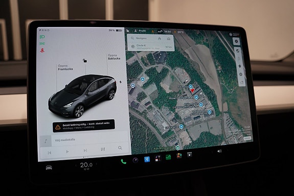 Tesla Model Y 18 of 24