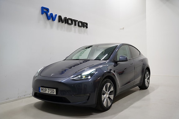 Tesla Model Y 3 of 24