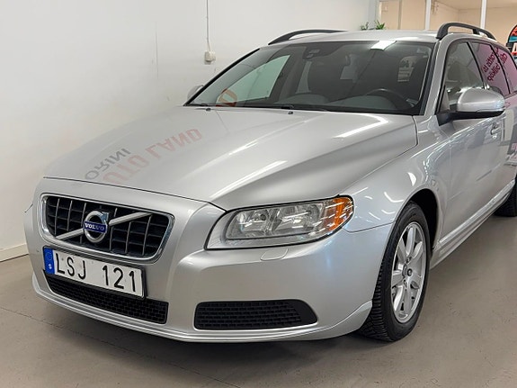 Volvo V70 3 of 26