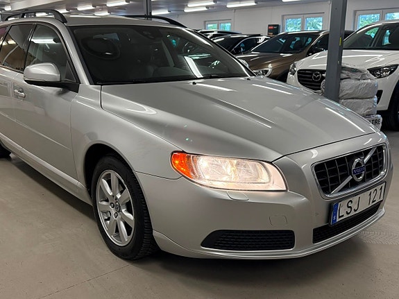 Volvo V70 12 of 26