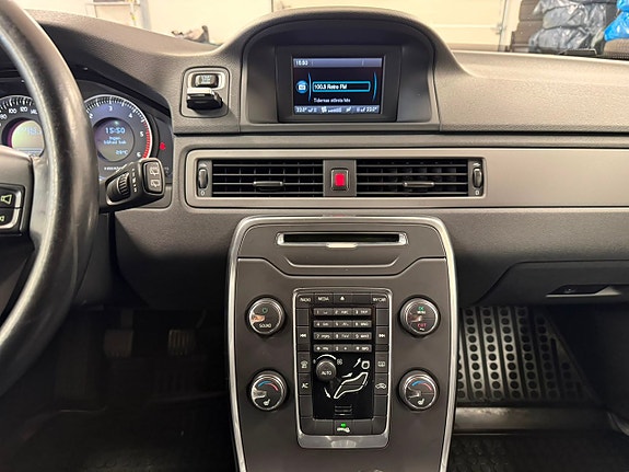 Volvo V70 22 of 26
