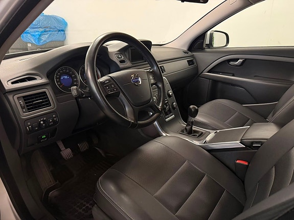 Volvo V70 14 of 26