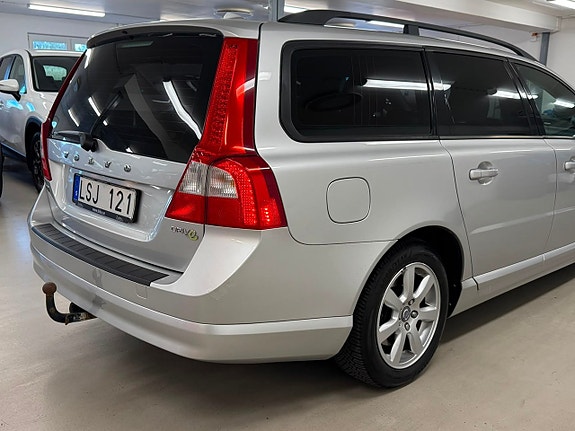 Volvo V70 10 of 26