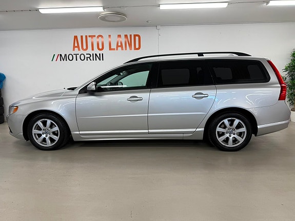 Volvo V70 4 of 26