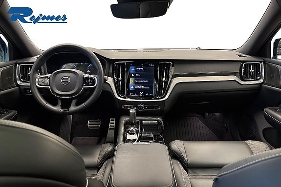 Volvo V60 2 of 27