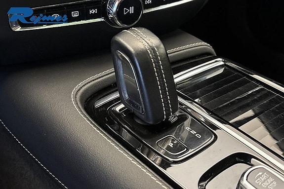 Volvo V60 13 of 27