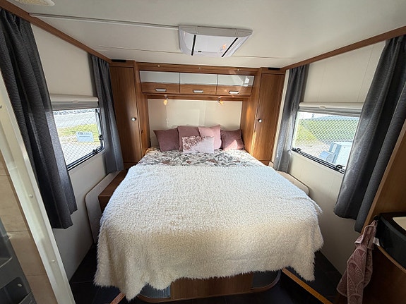 Dethleffs Esprit T 7150 DBM - Queenbed - AC - Solcell - 13 of 17