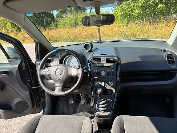 Suzuki Splash 12 of 12