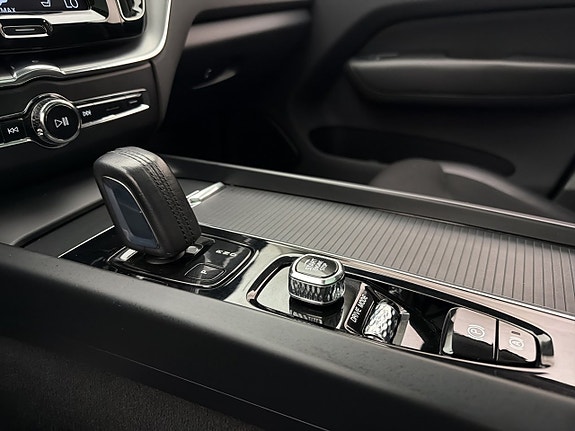 Volvo XC60 25 of 30