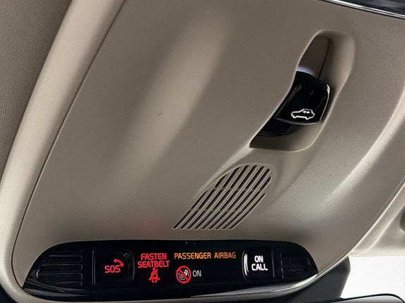 Volvo XC60 14 of 30